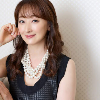 花總まりさんが語る、50代の歩き方
「40代までの『やり切った』を胸に、新しい自分らしさを見つけたい」