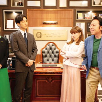 宮藤官九郎と大石静が共同脚本を手掛けた『離婚しようよ』。Netflixで独占配信中