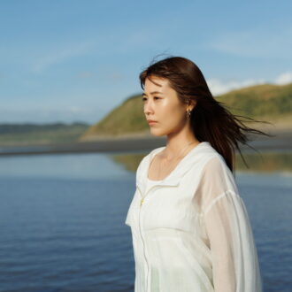 恋人を失ったヒロインを有村架純が演じる。Netflixシリーズ『さよならのつづき』独占配信中