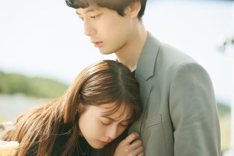 有村架純と坂口健太郎が共演。Netflixシリーズ『さよならのつづき』独占配信中