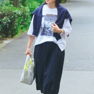 Tシャツコーディネートは小物使いが鍵に