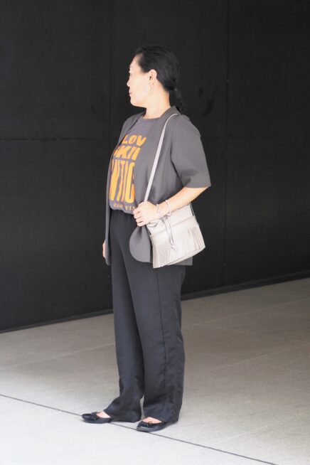 【スナップ】半袖ジャケットでオンモード！ カジュアルなTシャツが出張コーデにさま変わり