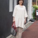 【スナップ】50代からのおしゃれは素材重視で楽しむ！ 肌にやさしいシルクのチュニックが主役