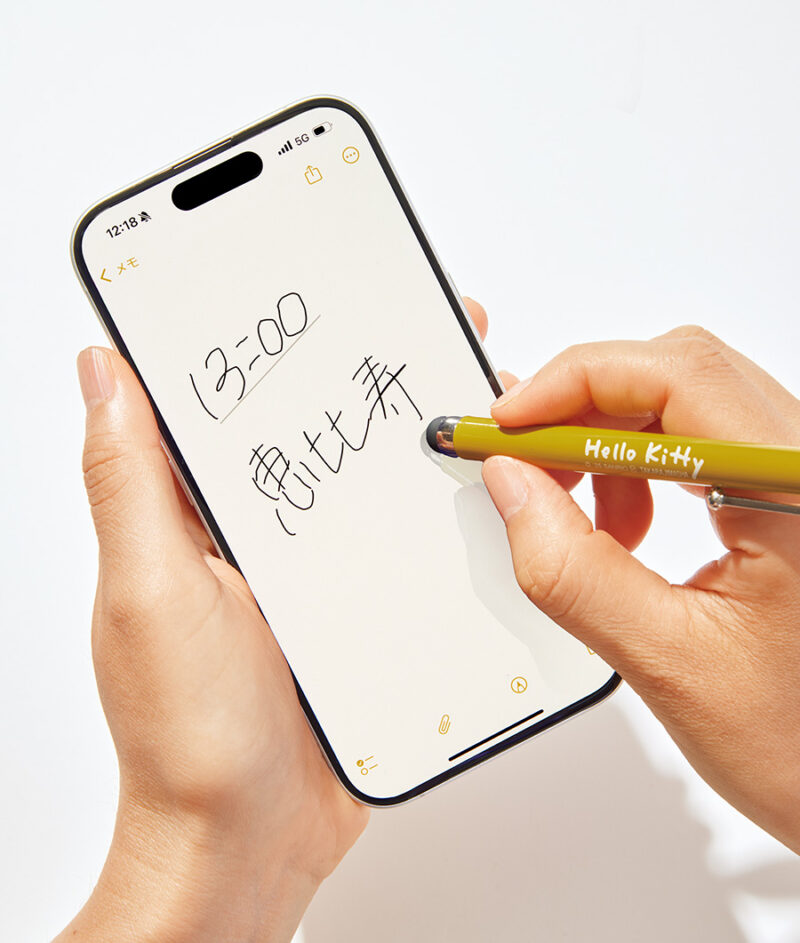 タップ用のペンとしてはもちろん、「メモパッド」などのスマートフォンの「メモアプリ」に手書きでメモできたり、写真に文字を書きこんだりと便利。