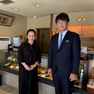 鮨まん　店内