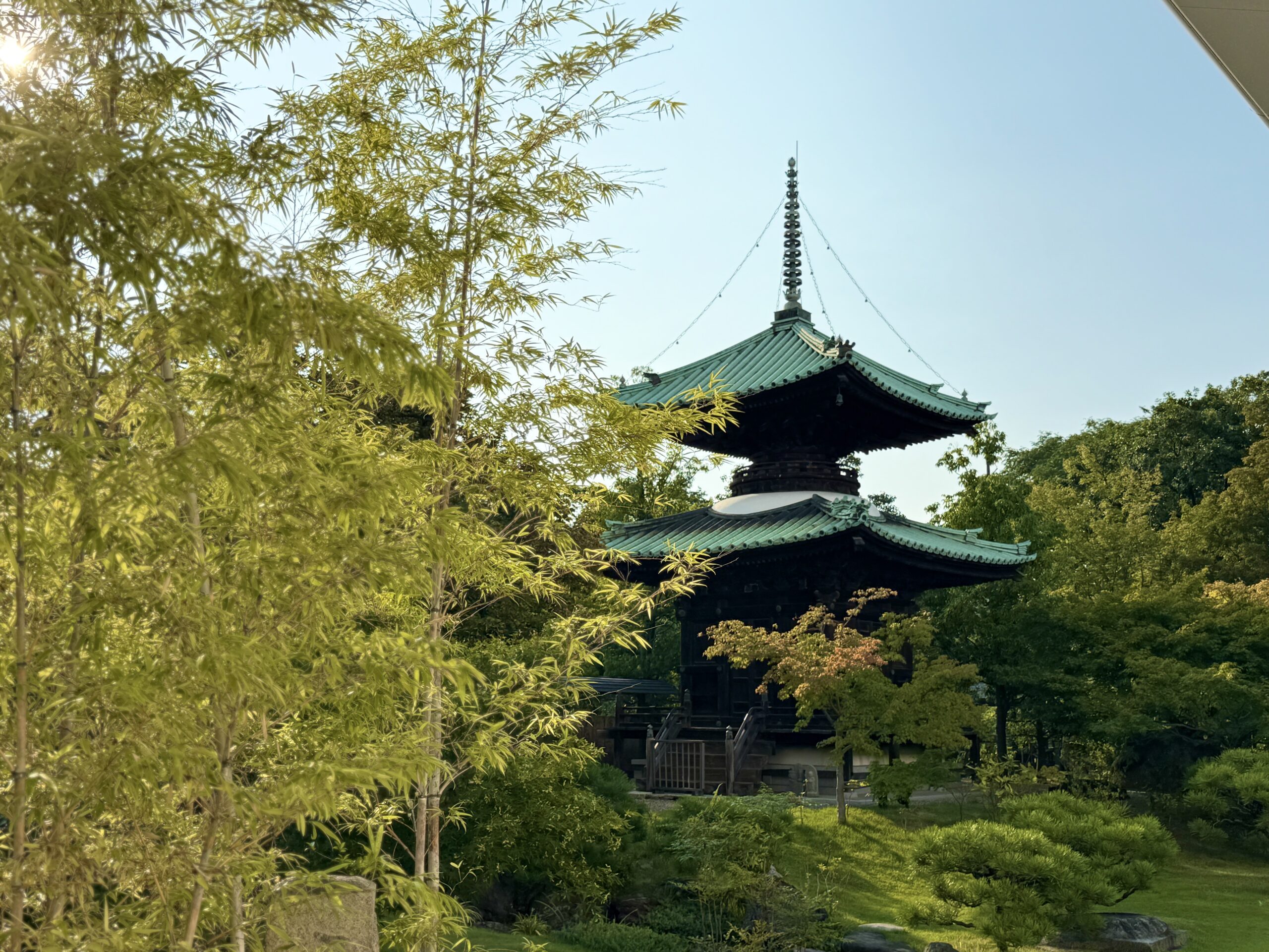 藤田美術館　庭の多宝塔