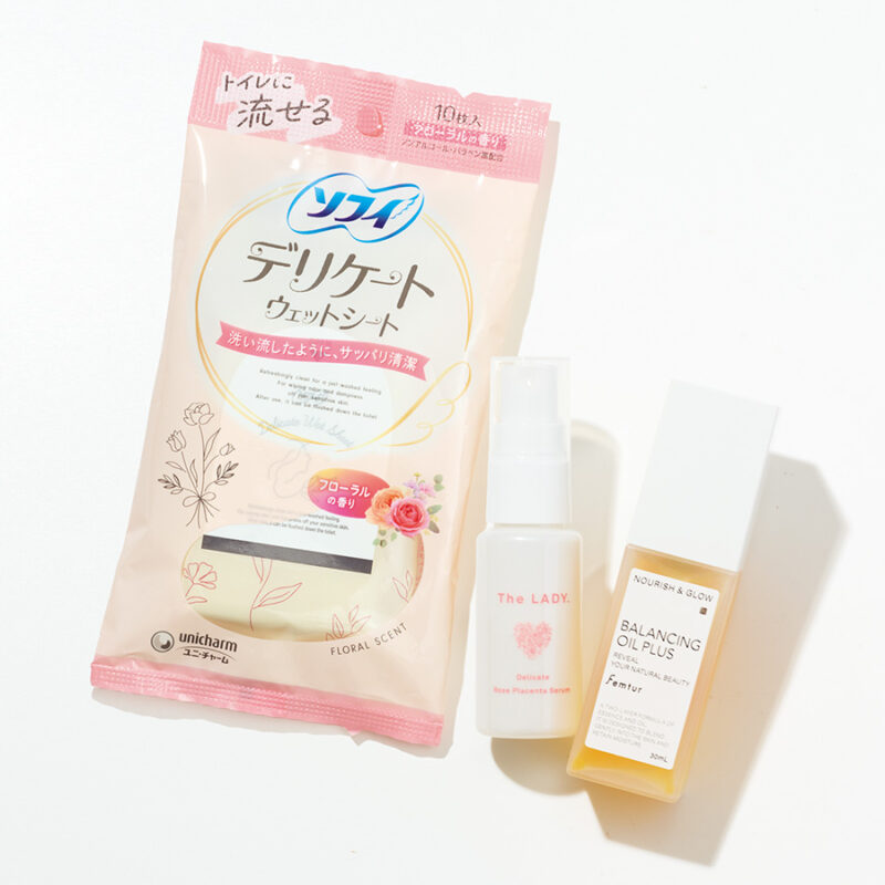 1. デリケートゾーンの乾燥をケアするオイル美容液。腟内善玉菌のバリア力を強化するバラプラセンタを配合。フェムチャー バランシングオイルプラス 30mL ￥5,280／アンファー　 2. バラ発酵成分がうるおいと柔軟性をサポートするデリケートゾーン専用美容液。ミスト状なので、触れずにケアできる。The LADY.デリケートローズプラセンタセラム 30g ￥4,840 ／The LADY.　 3. さっぱり清潔にする拭き取りシート。使用後はトイレに流せる。ソフィ デリケートウェットシート フローラルの香り 10枚 ￥286（編集部調べ）／ユニ・チャーム
