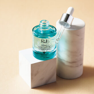 山田養蜂場 ローヤルエクセレントオイル シトラスハーブ 25mL ¥6,930(限定発売)/山田養蜂場