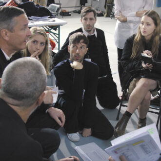 これまで密着取材を断っていたドリスが1年間の密着取材を許可。『ドリス・ヴァン・ノッテン ファブリックと花を愛する男』©2016 Reiner Holzemer Film-RTBF-Aminata bvba-BR-ARTE