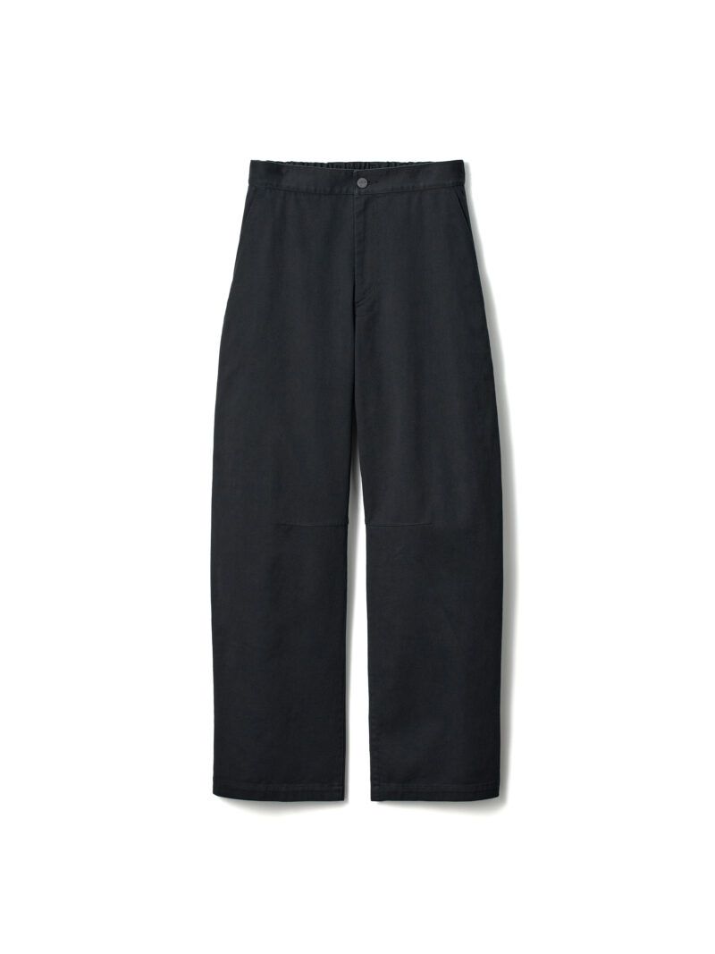 カーブパンツ¥4,990（税込）