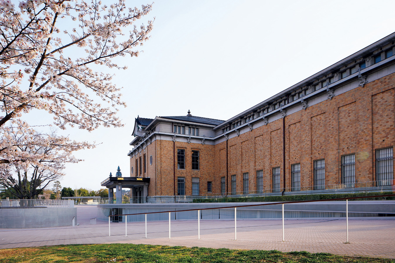 特別展『民藝誕生100 年 　　—京都が紡いだ日常の美』