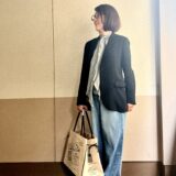 【京都スナップ】50代のデニムコーデは「ヤヌーク」と「アニエスべー」で
