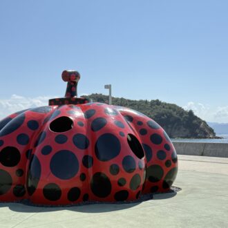 【50代の四国旅】3年に一度の「瀬戸内国際芸術祭」は秋会期が今年のラストチャンス！ アート感覚の四国水族館で癒やされる♪
