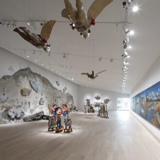 香川　直島　「直島新美術館 開館記念展示―原点から未来へ」展示風景、2025年　写真：来田猛