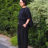 【スナップ】ユニクロ、無印、ザラをモードに着こなす！ 表参道で出会ったオールブラックコーデにくぎ付け