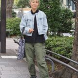 【スナップ】50代のおしゃれ迷子さん必見！ デニム×カーキでつくる秋のこなれカジュアル