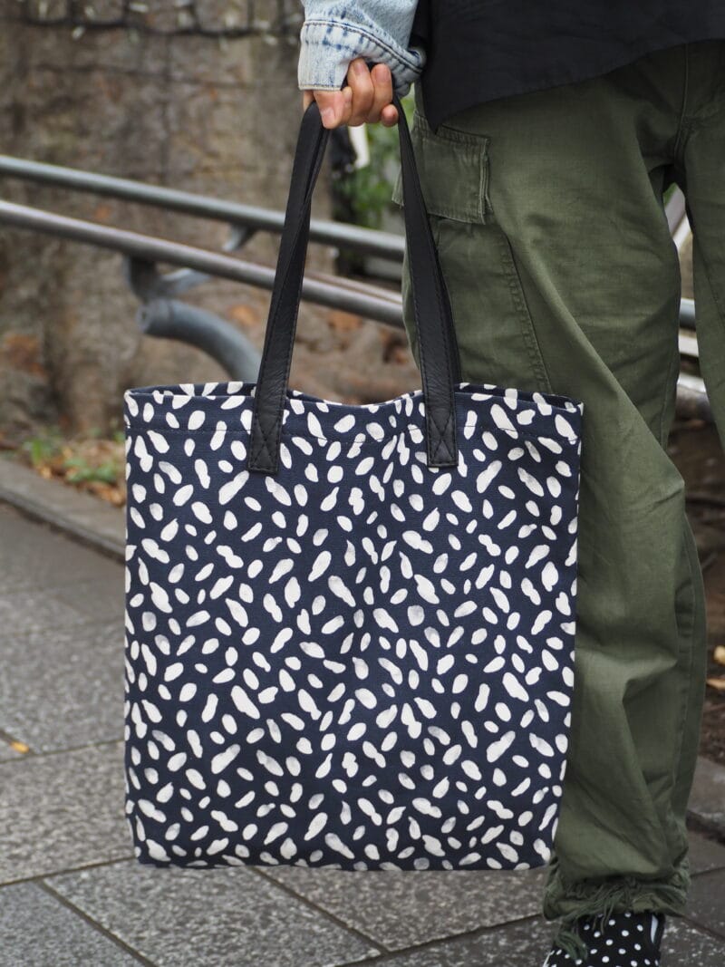 31.フィリップリムのトートバッグ