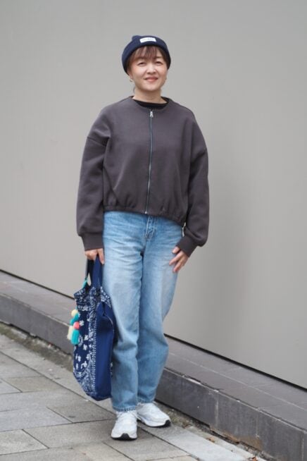 【スナップ】50代の大人カジュアルはスウェット×デニムで叶える！