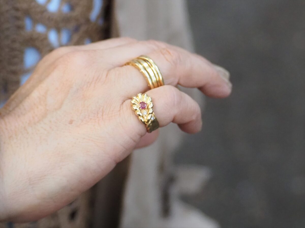 ゴールドのリング