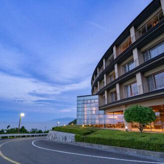 雄大な瀬戸内海を一望！ 快適な和モダン空間へと生まれ変わった「亀の井ホテル 赤穂」へ、のんびり宿で過ごすくつろぎの大人旅