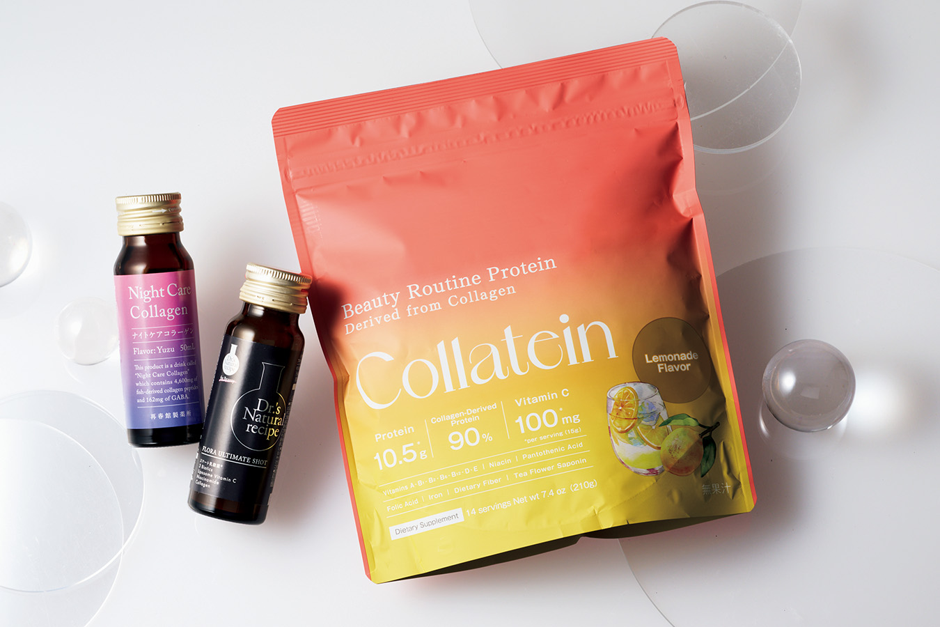 1. コラテイン レモネード味 従来の筋トレのためのプロテインとは異なり、しなやかさをサポートするコラーゲン由来のプロテイン。他にピーチティー味も。 14回分 ¥2,916／I-ne 2. ドクターズ ナチュラル レシピ フローラ アルティメット ショット コラーゲンペプチドやエラスチンなどを贅沢に配合。また540億個の善玉菌が腸活をサポート。あらゆる角度からキレイを目指す。 10本入り ¥5,980／アンファー 3. ポジティブリズム ナイトケアコラーゲン ［機能性表示食品］ 肌を支える魚由来コラーゲンペプチド、吸収をサポートするビタミンC、美容の大敵ストレスをケアするGABAを配合。 10本入り ¥4,320／再春館製薬所