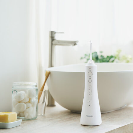 50代からのお口ケアは超音波水流で　～気を付けたいのは“歯ブラシで取りきれない汚れ”でした～
