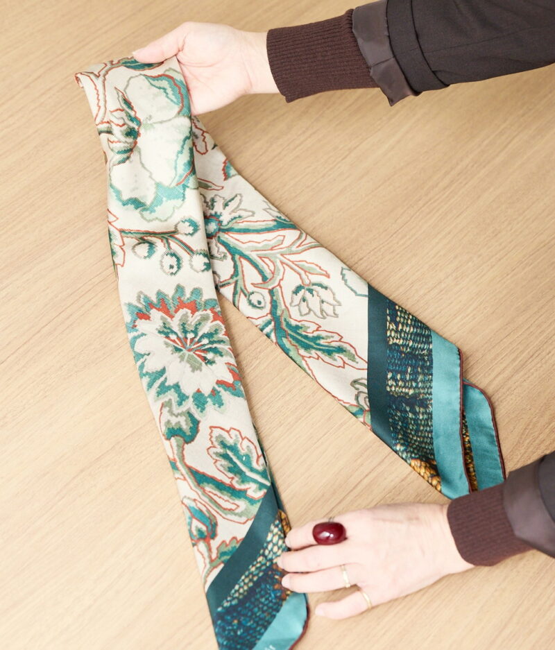 ライトニングの折り方完成。リボンのようにすっきり。