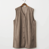 【無印良品】で指名買い！
 50代のおしゃれにマッチする「ロングベスト」をマストバイ