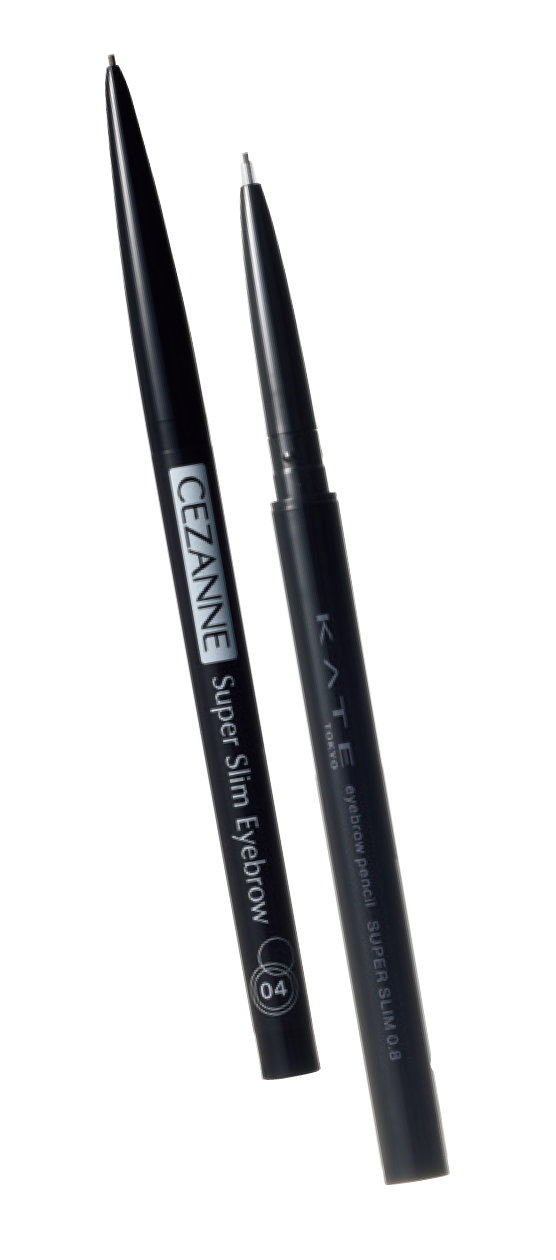 （右）先端にシャープペンのような保護パイプがあり、芯が折れにくい設計。 ケイト アイブロウペンシルスーパースリム0.8 BR-5 ¥1,100（編集部調べ）／カネボウ化粧品　 （左）力を入れなくてもしっかり描ける美発色。にじみにくい処方。 セザンヌ 超細芯アイブロウ04 ¥550／セザンヌ化粧品