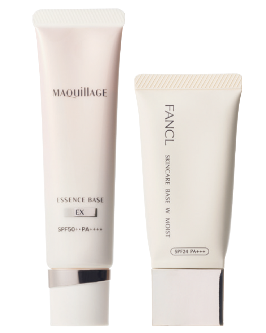 （右）うるおい成分が乾燥によるメイク崩れを防ぐ。スキンケアベース Wモイスト〈ベージュ〉SPF24･PA+++ ¥2,200／ファンケル　 （左）下地成分を美容液で包むことで、肌へまんべんなく美容液が届く独自処方。マキアージュ エッセンスベースEX SPF50+･PA++++￥3,300（編集部調べ）／マキアージュ