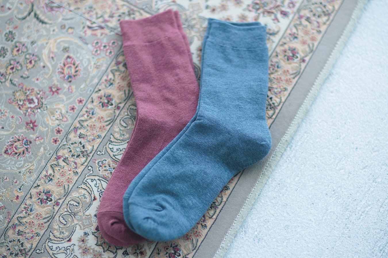 かかとのガサガサは履くだけでOKの靴下でケア