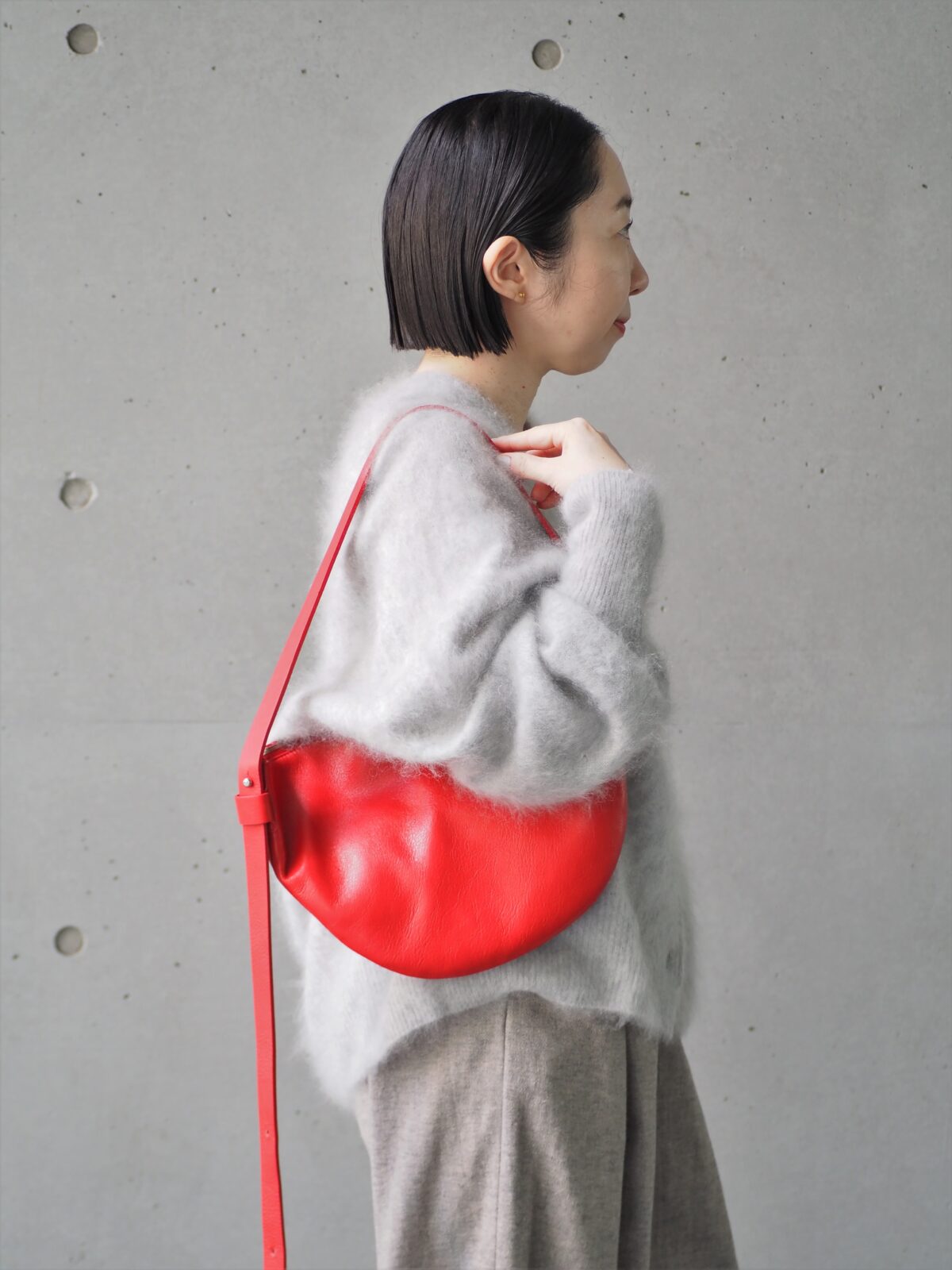 挿し色のバッグ