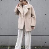 【スナップ】50代こそ必見！ 冬のワントーンコーデは「ホワイト」でトーンアップ