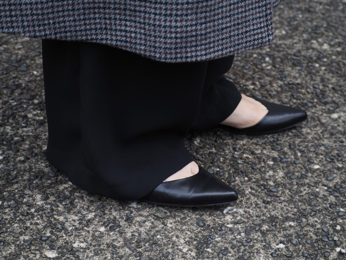 フラットシューズ