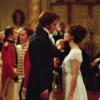 監督は本作が長編映画デビュー作のジョー・ライト。『プライドと偏見』Film © 2005 Universal Studios and Scion Films （P&P） Production PartnershiP. All Rights Reserved.