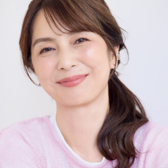 【50代のリップメイク】
ボリュームと血色感のある唇の作り方