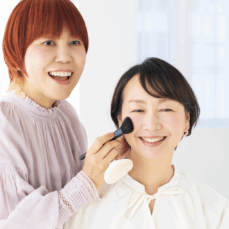 【山本浩未さん直伝】～ベースメイク編～ 
50代がパッと華やぐ メイクレッスン