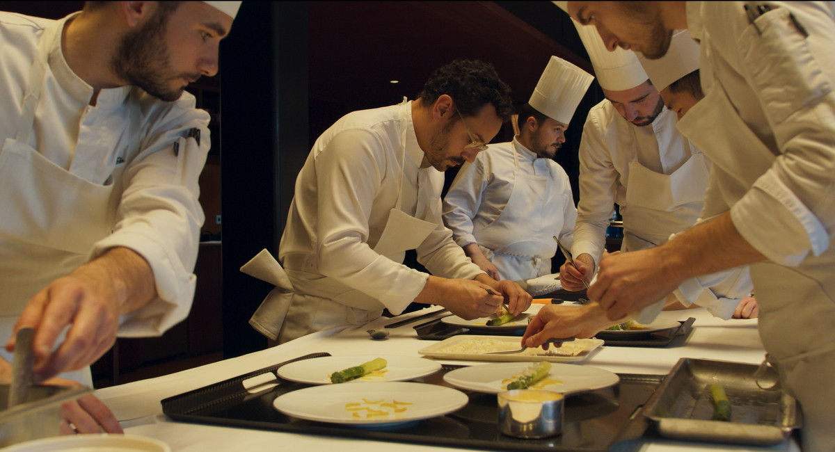 ミシュラン三つ星に55年間輝き続ける「トロワグロ」のドキュメンタリー。『至福のレストラン 三つ星トロワグロ』© 2023 3 Star LLC. All rights reserved.