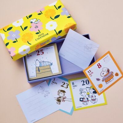 大人のおしゃれ手帖 2026年1月号増刊 付録【『大人のおしゃれ手帖』初の日めくりカレンダー】 硬さのあるしっかりした紙箱とカレンダーのセット