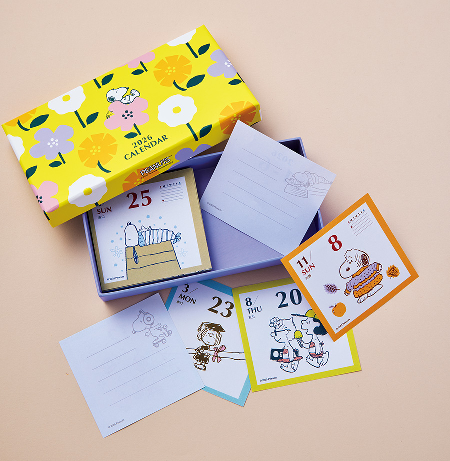 めくったカレンダーは箱にストックしてメモ用紙に。