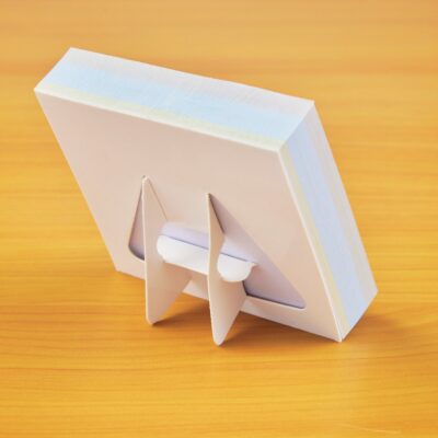 大人のおしゃれ手帖 2026年1月号増刊 付録【『大人のおしゃれ手帖』初の日めくりカレンダー】 簡易スタンドが付いているので、立てかけもOK