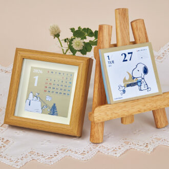 ミニイーゼルに立てたり、フォトフレームに入れたりしておしゃれにディスプレイ。