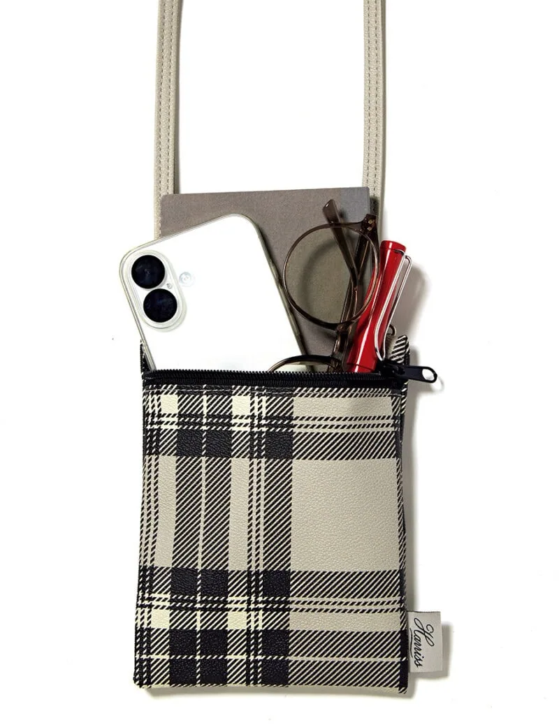 お出かけに必要なものがコンパクトに収まります。