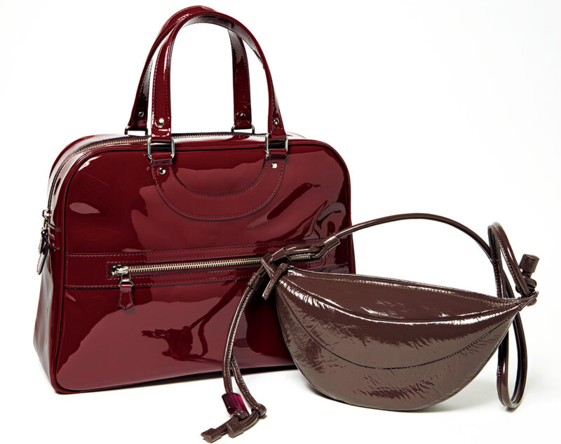 ボストンバッグ￥148,500 ／ジャック・ル・コー（アッシュ・ぺー・フランス） ショルダーバッグ￥26,400／アーカイブエプク、シューズ