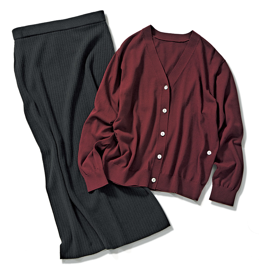 アンチピリング加工のほか、U Vカット機能も。今季選ぶならトレンド色のボルドー。カーディガン￥8,990 ／アンフィーロ 毛玉ができにくいだけではなく、リブのラインがあることで細見え効果も。リブニットスカート￥6,600 ／エルーラ（アダストリア）