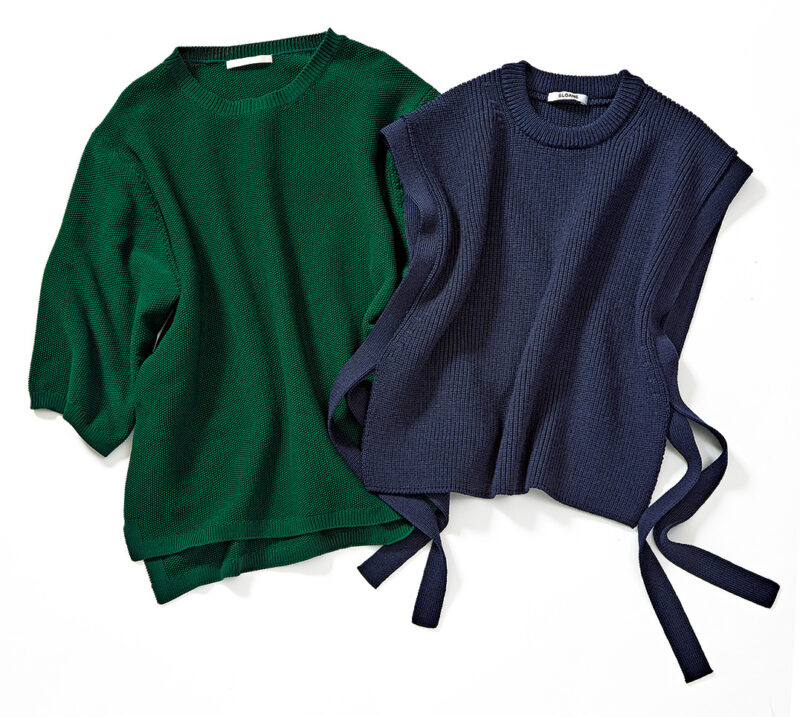 （右）サイドリボンがアクセントに。着るだけでおしゃれが決まるニットベスト￥36,300 ／スローン（ザ ショップ スローン 神戸） （左）体のラインをふんわりと包むプルオーバー。ハリ感に加え、ストレッチ性もあり着心地抜群。プルオーバー￥28,600 ／ケイ ハヤマ プリュス
