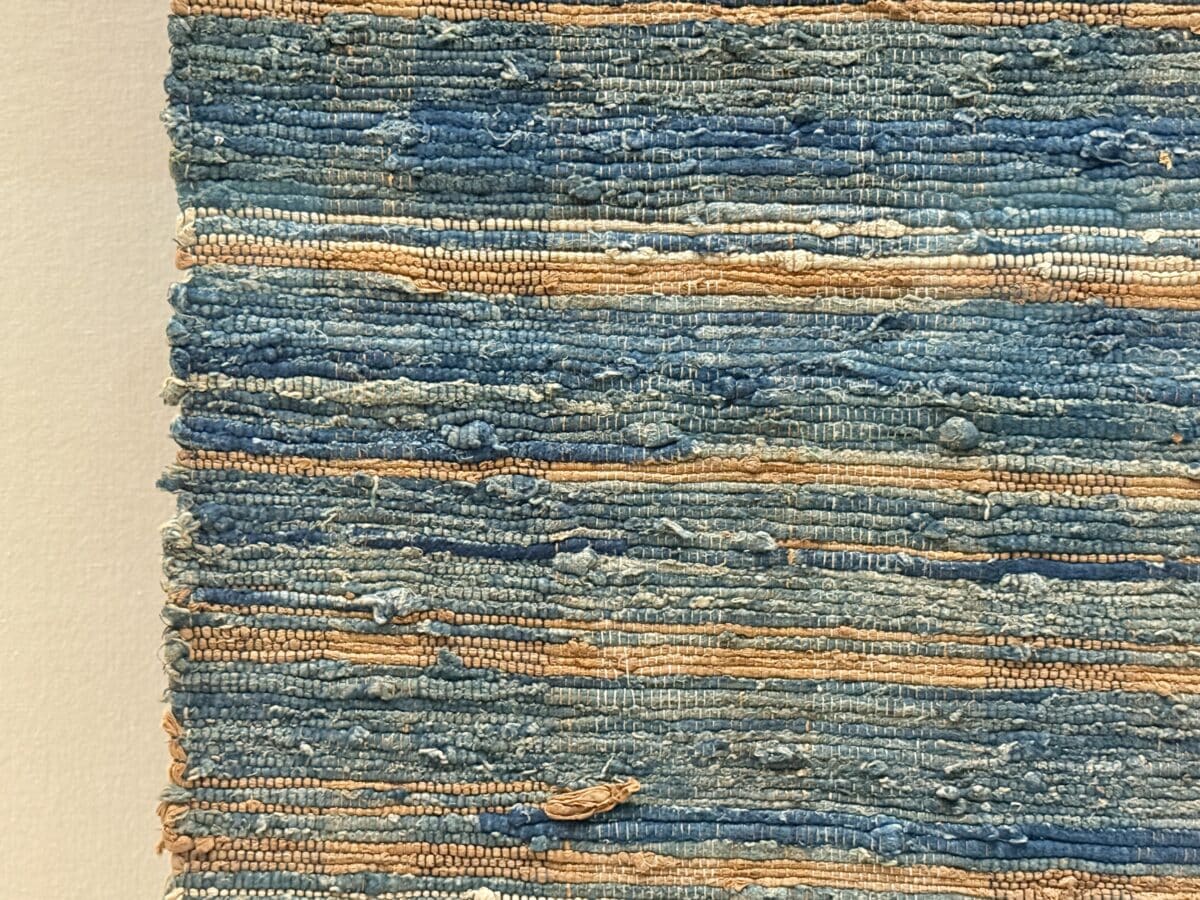 京都市京セラ美術館　特別展「民藝誕生100年—京都が紡いだ日常の美」07 青田五良「裂織敷物」〈アサヒグループ大山崎山荘美術館〉