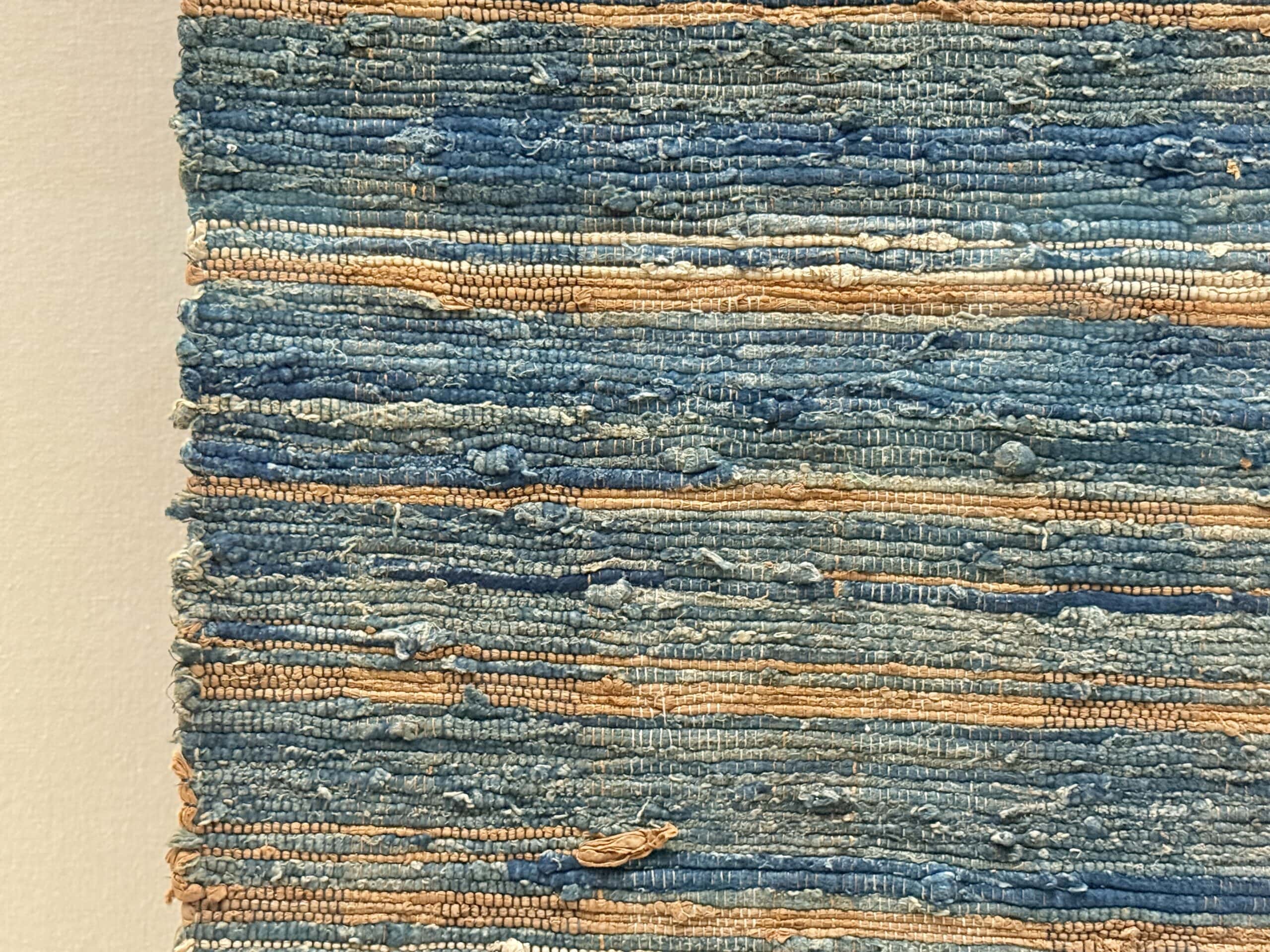 京都市京セラ美術館 特別展「民藝誕生100年—京都が紡いだ日常の美」07 青田五良「裂織敷物」〈アサヒグループ大山崎山荘美術館〉