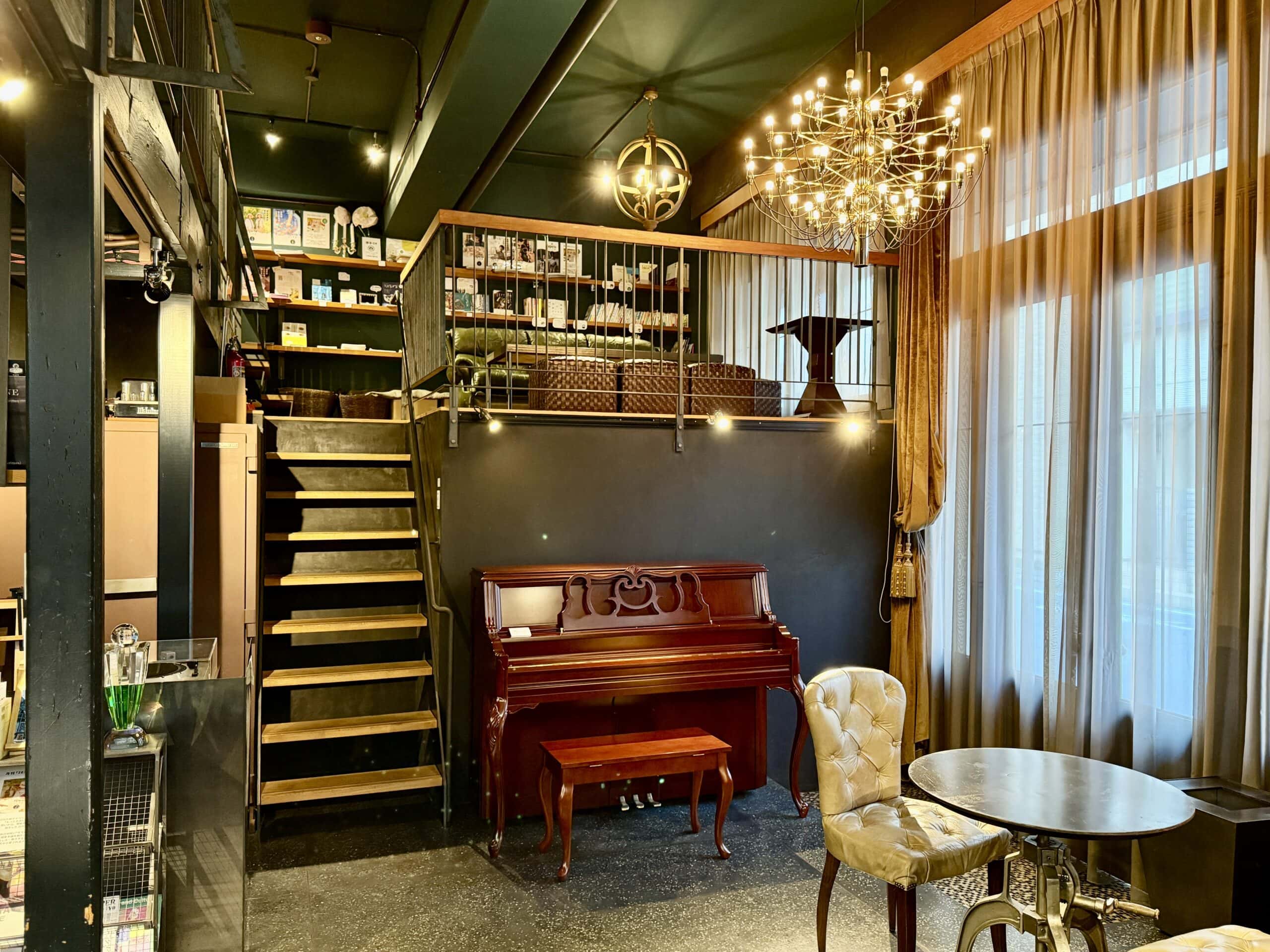 銭屋本舗本館02