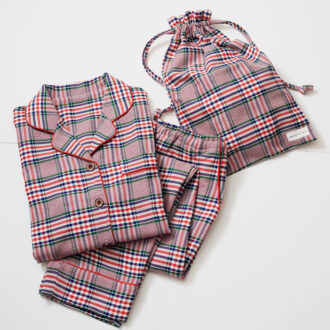 ホリディチェックオーガニックコットンパジャマ ¥15, 840／グッドナイトスーツ